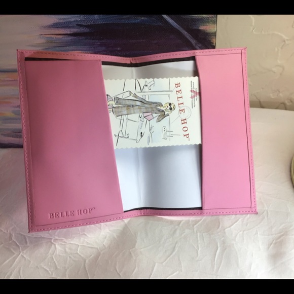 🛍️NWOT Leather “In Honor of Breast Cancer Awareness” Pass Port Wallet Case… - Picture 5 of 11